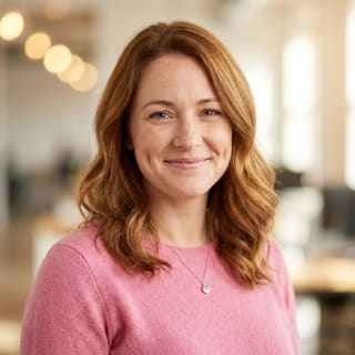 Photo de profil d’Emily Watson, présentée comme responsable du service client chez Vela Rendecto